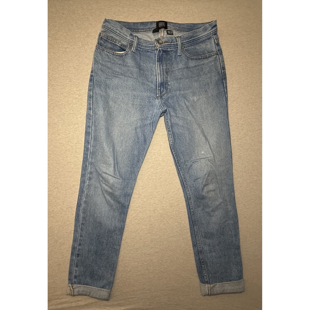 BDG light blue jean. womans size 30x32. straight leg casual